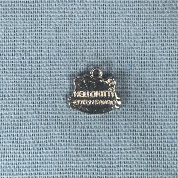 Hello Kitty Rhinestone Pendant Silver Plated - Picture 6 of 8